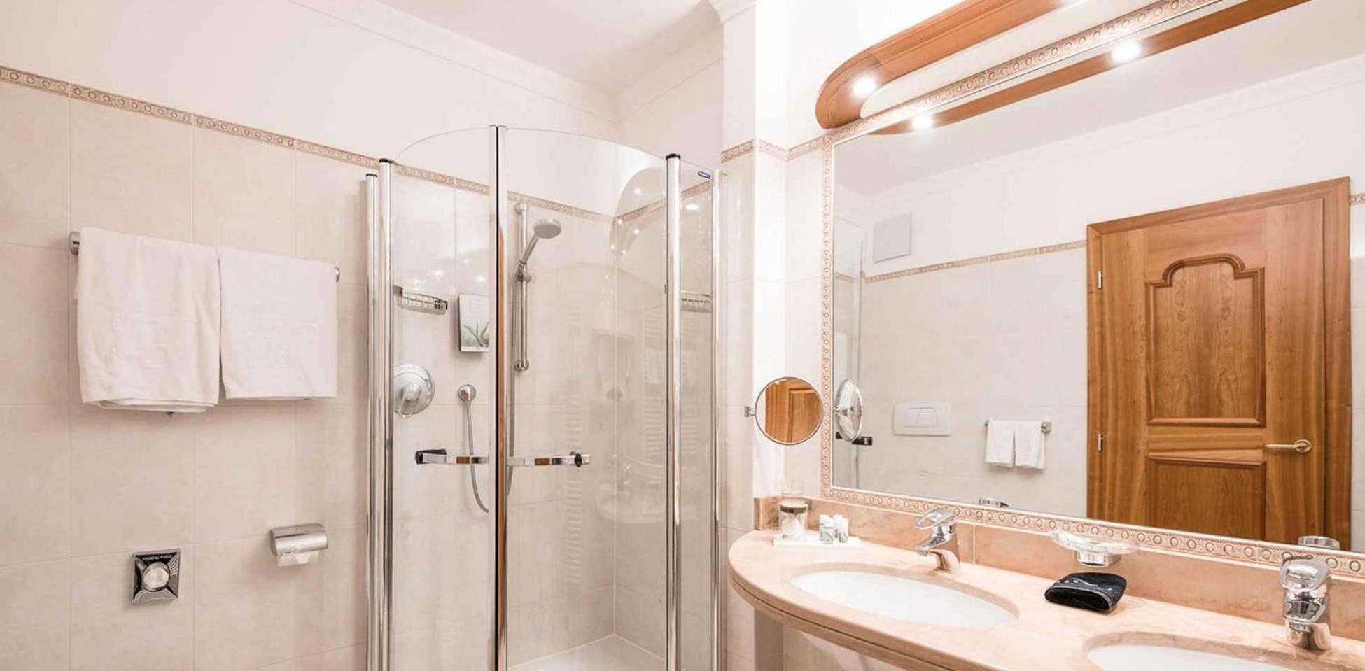 Hotel Resmairhof سكين المظهر الخارجي الصورة